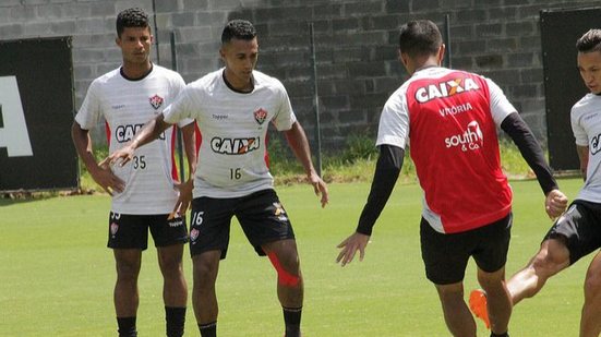 Imagem Com voltas de laterais, Vitória divulga lista de relacionados e está pronto para enfrentar o Sport