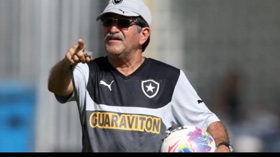 Imagem Ex-técnico da dupla BAVI se aposenta e vira coach de treinador do Corinthians