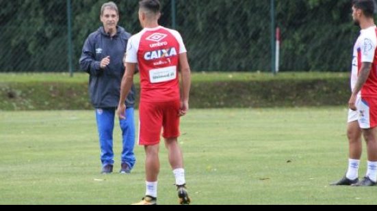 Imagem No CT do São Paulo, Bahia encerra preparação para enfrentar o Palmeiras