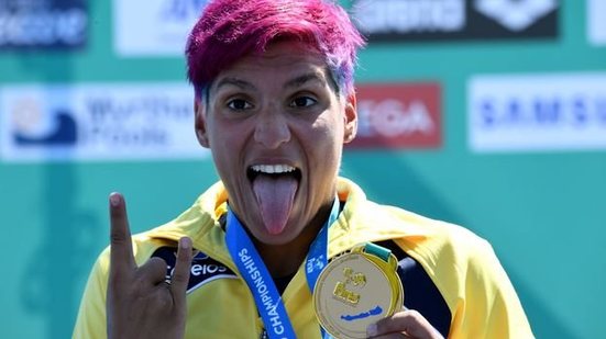 Imagem Baiana Ana Marcela conquista o ouro em Mundial de águas abertas; Allan do Carmo leva a prata