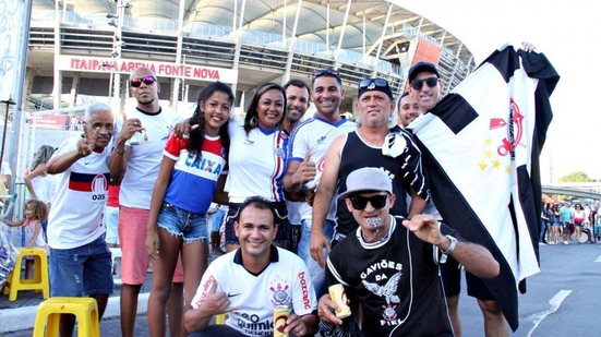 Imagem Torcidas de Bahia e Corinthians marcam presença na Arena Fonte Nova