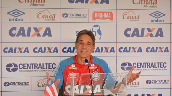 Imagem Carpegiani não revela time que enfrenta Flamengo e diz que Hernane é uma 'boa opção'
