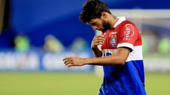 Imagem Juninho Capixaba leva terceiro cartão amarelo e está suspenso do clássico de domingo