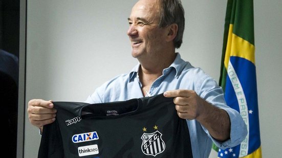 Imagem Elenco pede e Santos decide manter Levir Culpi como treinador