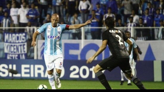 Imagem Avaí vence a Ponte e empurra Vitória para zona de rebaixamento