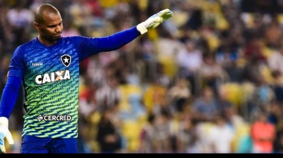 Imagem Vídeo: Goleiro do Botafogo tem carro roubado nas proximidades do Nilton Santos