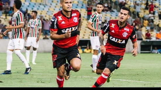 Imagem Flamengo vence o Fluminense e abre vantagem por vaga na semifinal da Sul-Americana