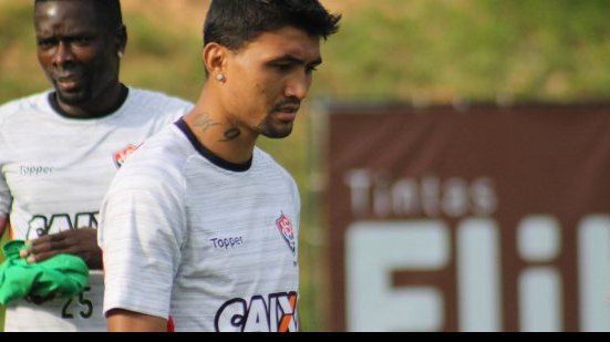 Imagem Com portões fechados, Mancini comanda coletivo e testa Vitória