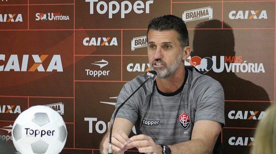 Imagem Após vaias da torcida, Mancini afirma que segue contando com Neílton