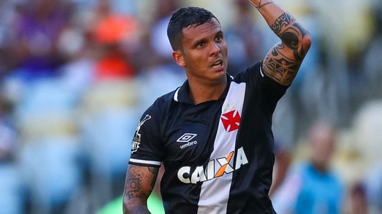 Imagem Lateral do Vasco sofre grave lesão e se inspira em Alan Ruschel para superá-la
