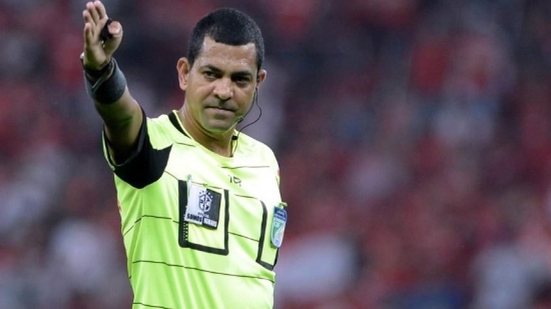 Imagem Bahia x Ponte Preta: Wagner do Nascimento Magalhães comanda a partida na Fonte Nova