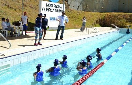 Imagem Projeto de natação na nova piscina olímpica completa 10 meses e mil alunos beneficiados