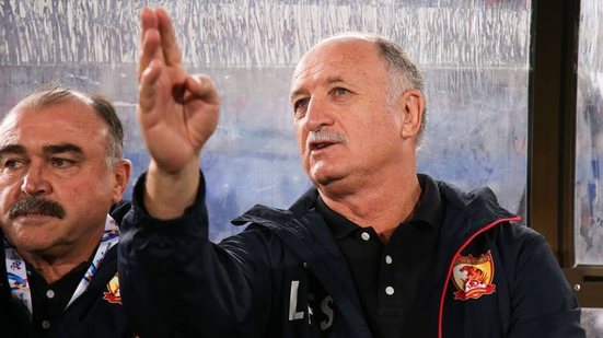Imagem Após conquistar título antecipado, Felipão se despede de elenco do Guangzhou