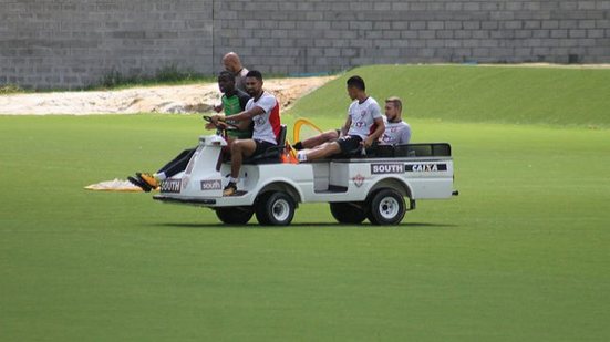 Imagem A fuga do Leão: Vitória enfrenta o Vasco no Maracanã tentando escapar do Z4