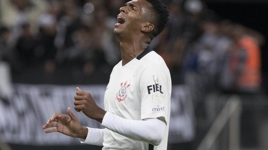 Imagem Contra Palmeiras, Jô pode fazer seu último jogo pelo Corinthians
