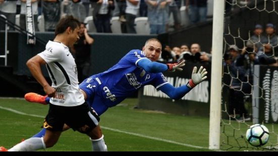 Imagem Corinthians vence Palmeiras e abre vantagem na liderança do Brasileiro