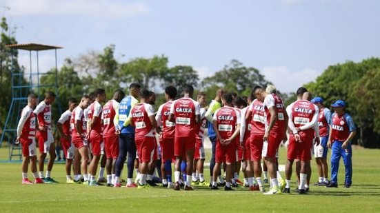 Imagem Zagueiro é vetado e Bahia divulga relacionados para confronto contra vice-lanterna da Série A