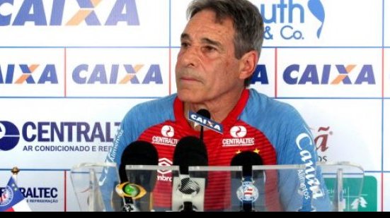 Imagem Carpegiani exalta segundo tempo do Bahia e mira triunfos em casa