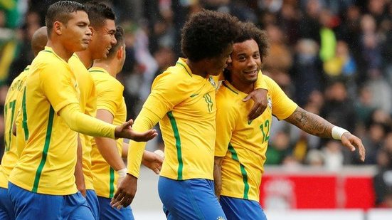 Imagem Com gols no primeiro tempo, Brasil vence Japão em amistoso de olho na Copa