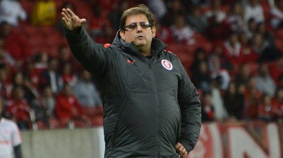 Imagem Caiu! Após mais um tropeço em casa, Guto Ferreira é demitido do Internacional