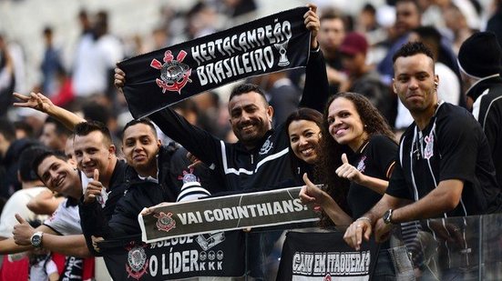 Imagem Com gritos de "É campeão!", Corinthians bate Avaí por 1 a 0 na Arena Itaquera