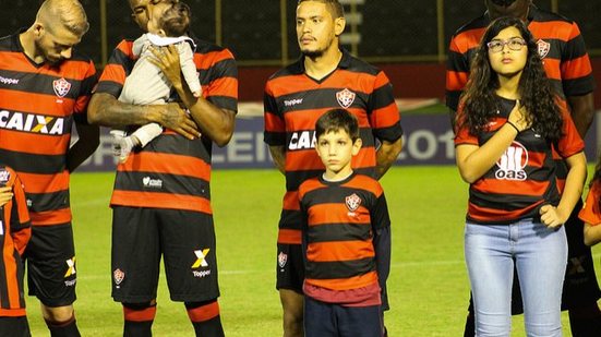 Imagem Meia do Vitória espera um dia voltar a atuar pelo Flamengo: "Seria um prazer enorme"