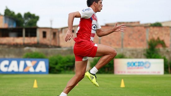 Imagem Com presença de Edson, Bahia se reapresenta após empate com o Galo