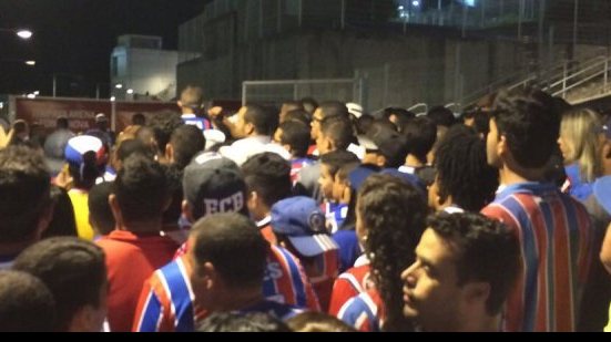 Imagem Torcida do Bahia volta a sofrer na Arena e enfrenta longas filas para entrar no estádio
