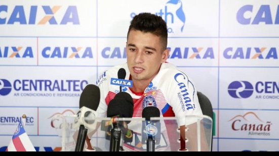 Imagem Com dores na coxa, Juninho pode desfalcar o Bahia contra a Chape