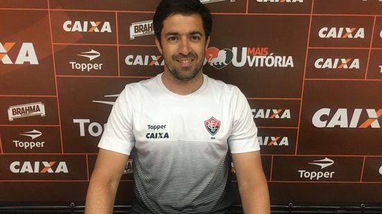 Imagem João Burse comemora classificação do Vitória para quartas da Copa do Nordeste Sub-20