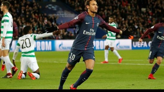 Imagem Com golaço de Daniel Alves e show de Neymar, PSG atropela o Celtic na Liga dos Campeões