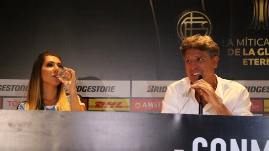 Imagem Renato Gaúcho ironiza árbitro da final da Libertadores: 'Até o Stevie Wonder veria o pênalti'
