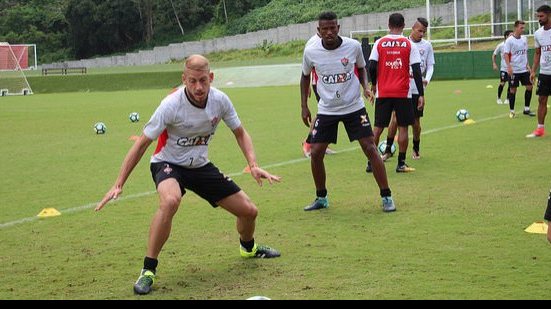 Imagem Vitória faz coletivo e trabalha parte tática para decisão contra a Ponte