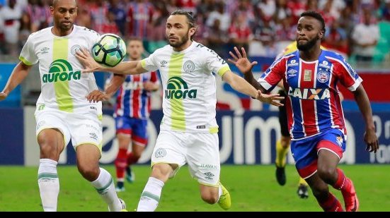Imagem Bahia perde para a Chapecoense e fica mais distante da vaga na Libertadores
