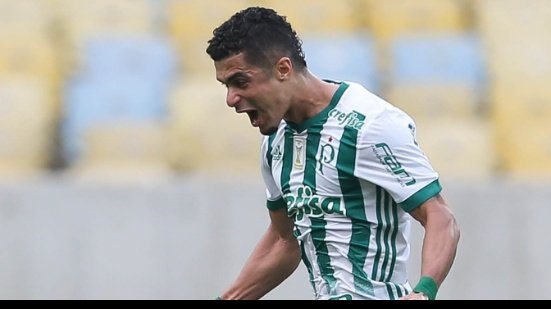 Imagem Ex-lateral do Vitória acerta com o Cruzeiro por duas temporadas