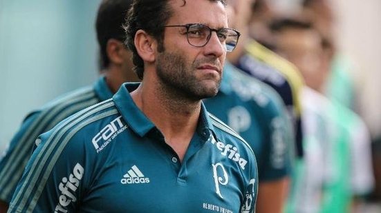 Imagem Alberto Valentim é demitido do Palmeiras