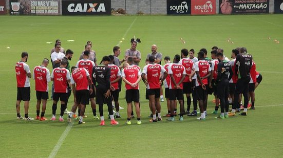 Imagem Vitória: 12 jogadores têm contrato encerrando no final deste ano; 21 continuam para 2018