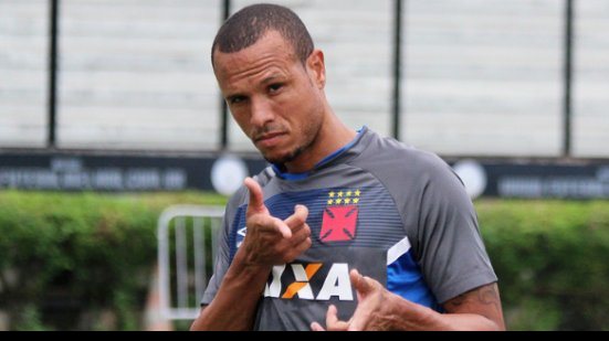 Imagem Luis Fabiano vai cumprir contrato e fica no Vasco em 2018