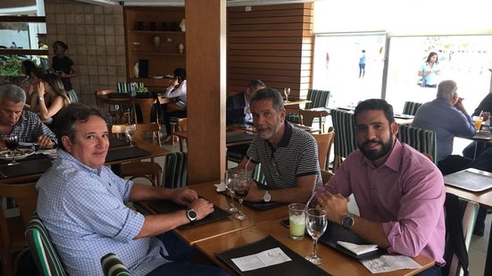Imagem Eleições no Vitória: Ricardo David se reúne com executivo de futebol