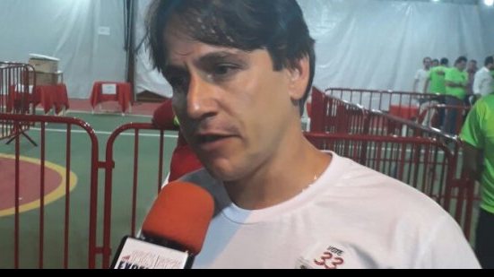 Imagem Novo vice-presidente do Vitória comemora eleição