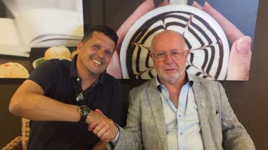 Imagem Após queda para Série B, Avaí mantém ex-treinador do Vitória no comando do time