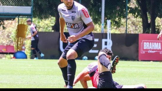 Imagem Após ficar no time B do Atlético-MG, ex-Vitória comemora volta por cima