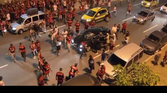 Imagem Após atos de vandalismo, Flamengo cancela plano que dava benefícios a organizadas