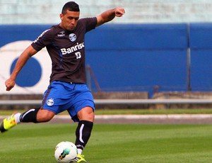 Imagem Destaque no Grêmio,ex-lateral do Vitória entra nos planos do Cruzeiro