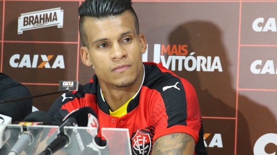 Imagem De saída! Após temporada irregular, Thallyson se despede do Vitória