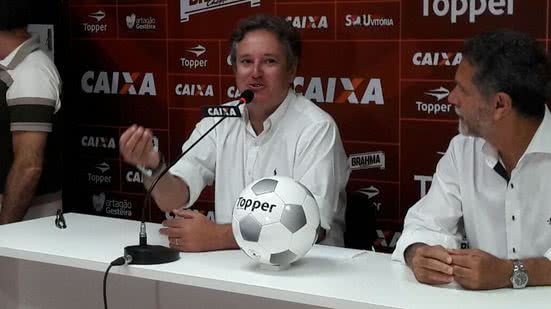 Imagem Diretor do Vitória fala sobre contratações, renovações e diz quem não fica no clube para 2018