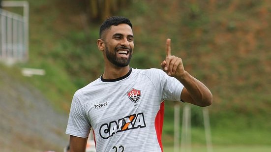 Imagem Tréllez só sairá do Vitória se o clube interessado pagar a multa rescisória; Entenda