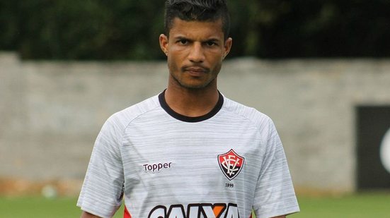 Imagem Futuro de lateral direito do Vitória pode ser definido nesta sexta (22)