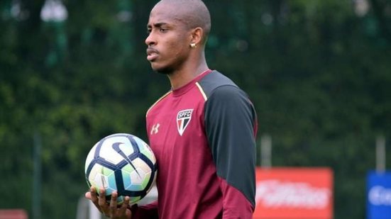 Imagem Vitória encaminha acerto com atacante que estava no São Paulo