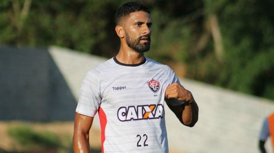 Imagem Corinthians tenta selar compra de atacante do Vitória ainda em 2017